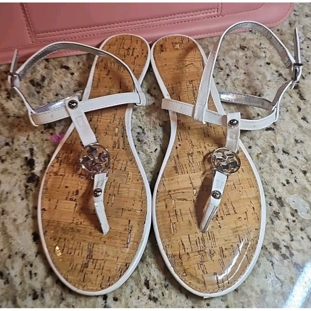 Arturo Chiang White Thong Sandal Women Sz 9‎ Vegan Leather Logo Silver Rk1-11